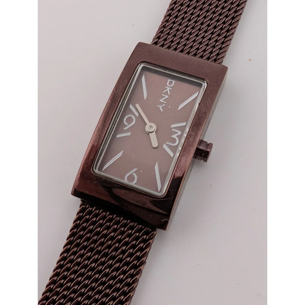 DKNY‎ Watch Women 17mm Case 6